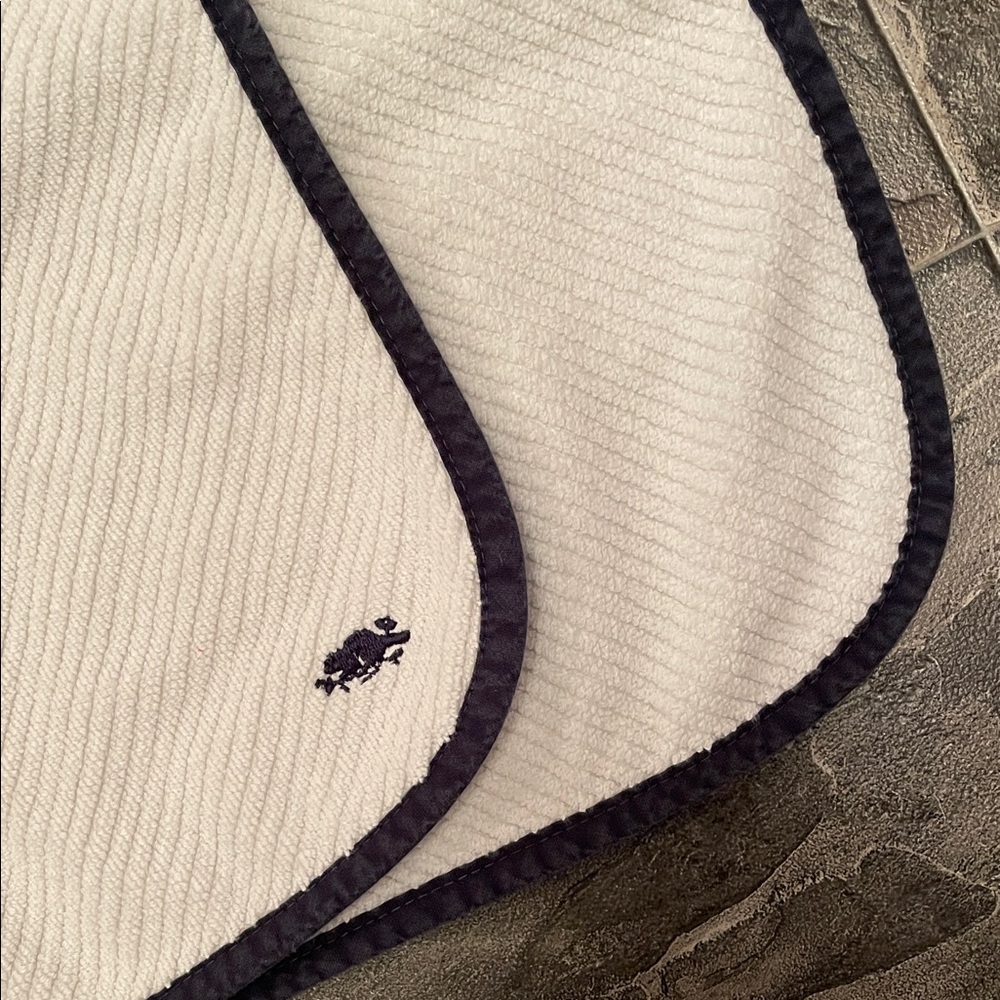Vintage ROOTS Bath Mat Cotton White with Navy Trim Embroidered Logo Retro Preppy